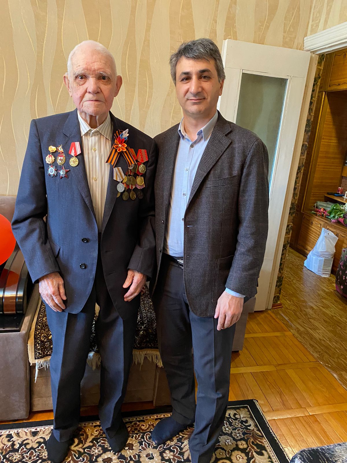 Мусса Экзеков поздравил ветеранов с Днем Победы