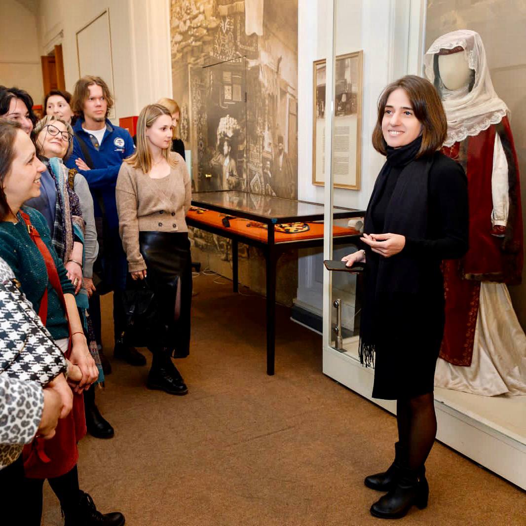 Выставка «Женщина дома и в гостях» открылась в Российском этнографическом музее