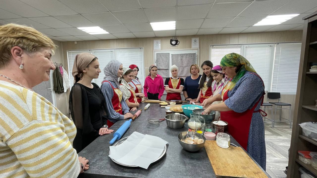 Дискуссионный клуб АНО «Алашара» организовал мастер-классы по приготовлению национальных блюд