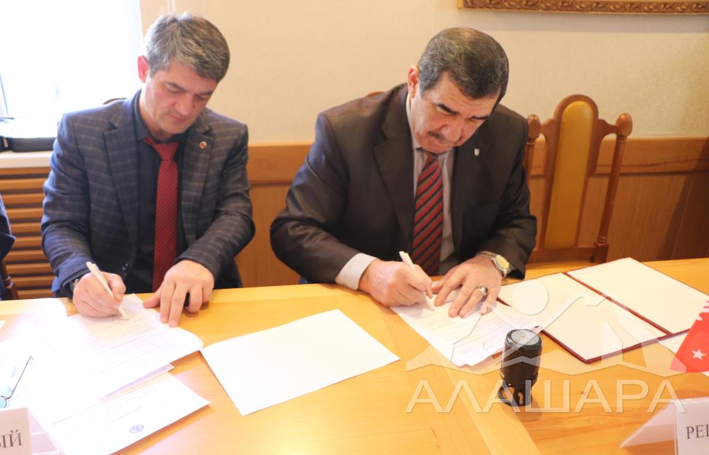 Абазинские общественники КЧР и КБР налаживают сотрудничество